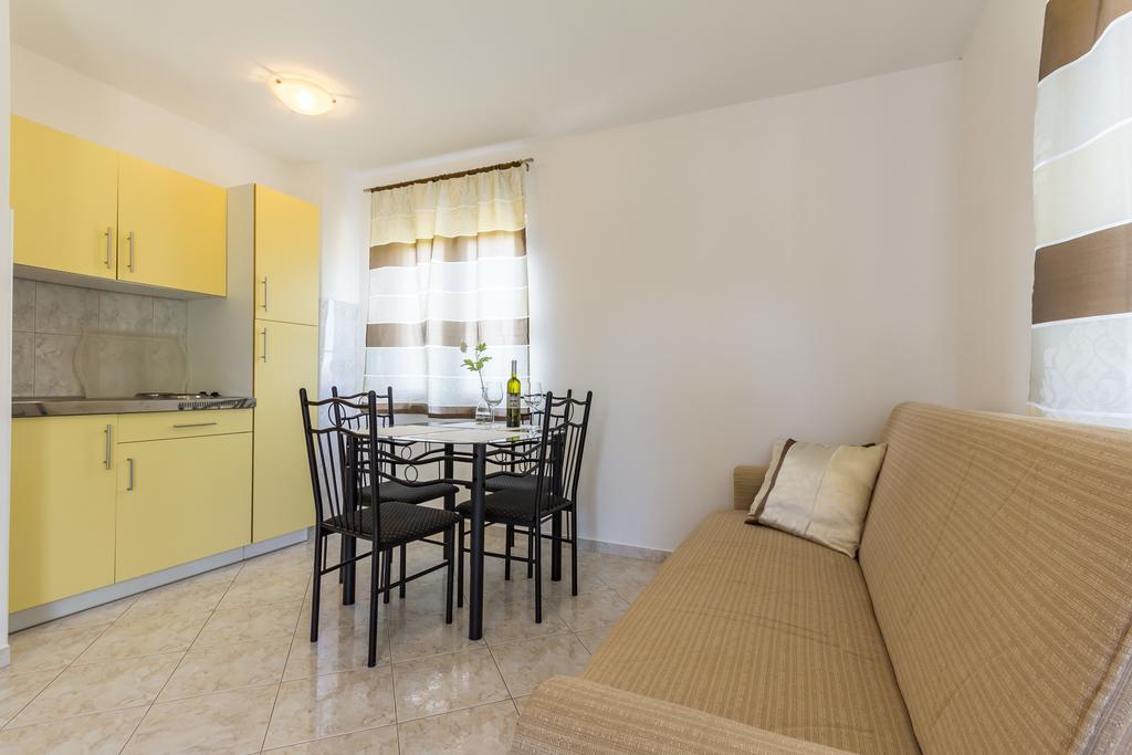Apartments Alba Fažana Zewnętrze zdjęcie